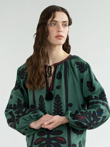 girl in vyshyvanka full view